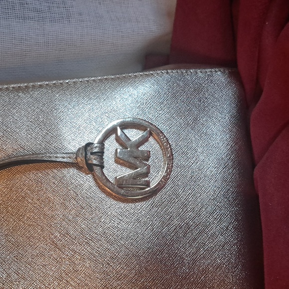 Michael Kors Gourgous Gold Satchel and Crossbody Excellent Condition - Picture 2 of 12